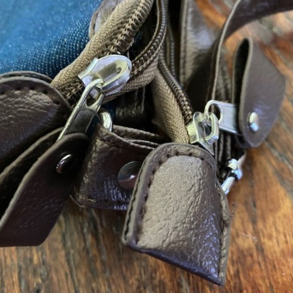 NWT * Gold Coast CROSSBODY Blue DENIM PURSE + Blue DENIM WATCH * 3 zip pockets - Picture 6 of 10